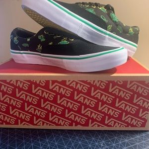 (Shake junk) black/white vans